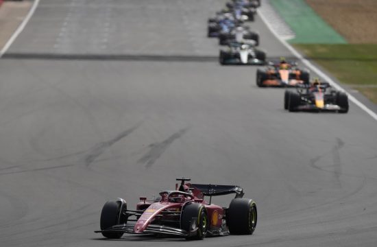 Ferrari izkoristil težave serijskega zmagovalca