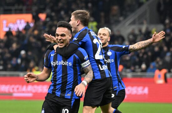 Inter dobil milanski derbi, ampak Napoli se ne da