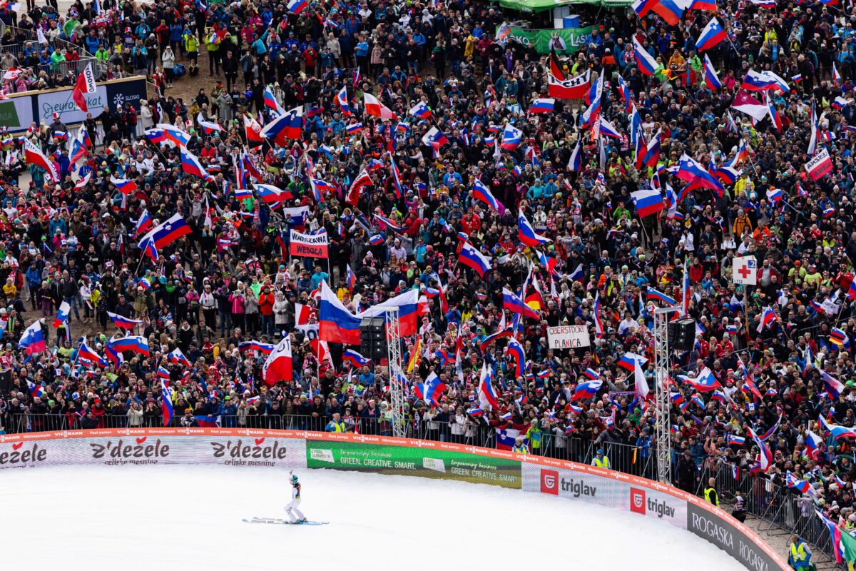 In Slowenien boomt die Branche, während im Ausland das Skispringen ausstirbt