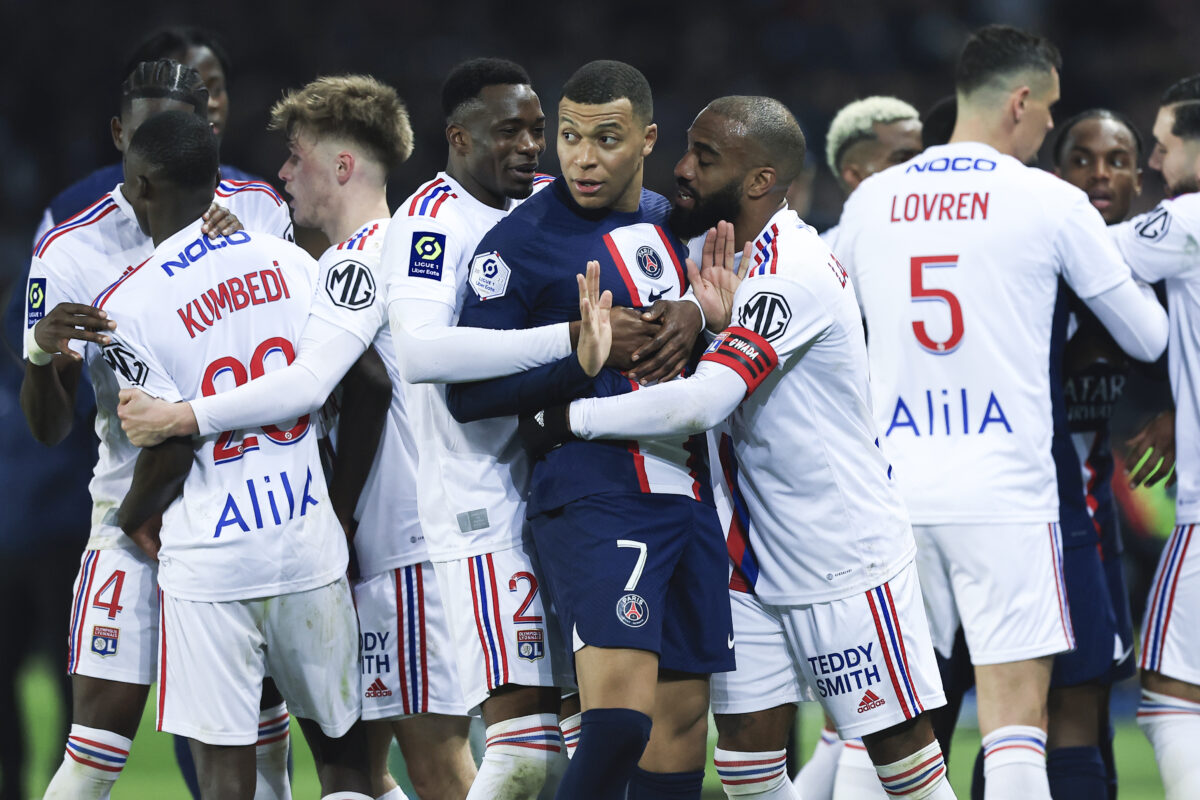 Le championnat de France reste ouvert après une nouvelle défaite du PSG