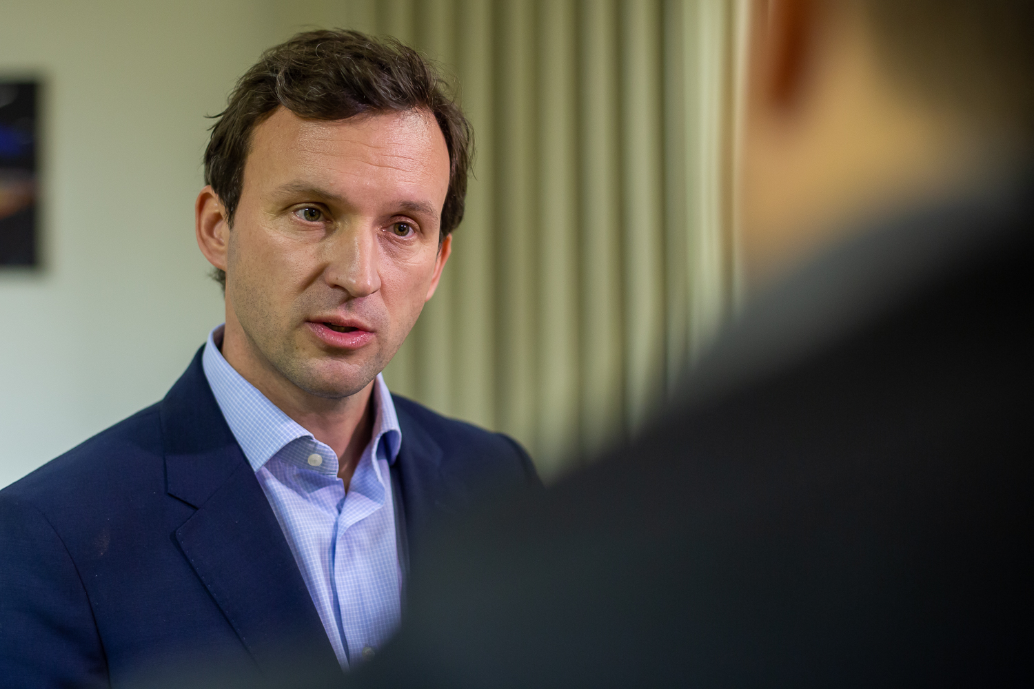 Predsednik V Nestrpnem Pri akovanju Modernega Evropskega Centra V