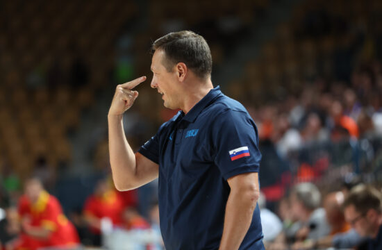 Aleksander Sekulić. Slovenija - Kitajska