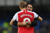 Trener Arsenala Mikel Arteta in Martin Odegaard