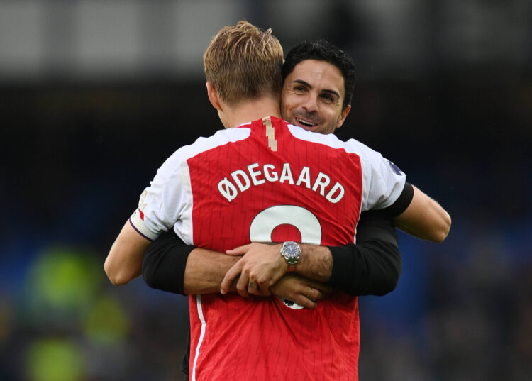 Trener Arsenala Mikel Arteta in Martin Odegaard