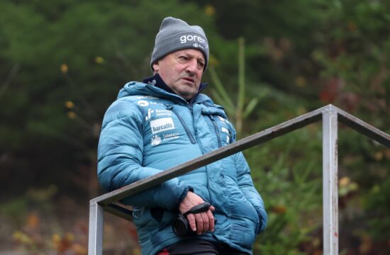 “Ljudje se verjetno sprašujejo, kaj ta ‘stari’ še počne tukaj”