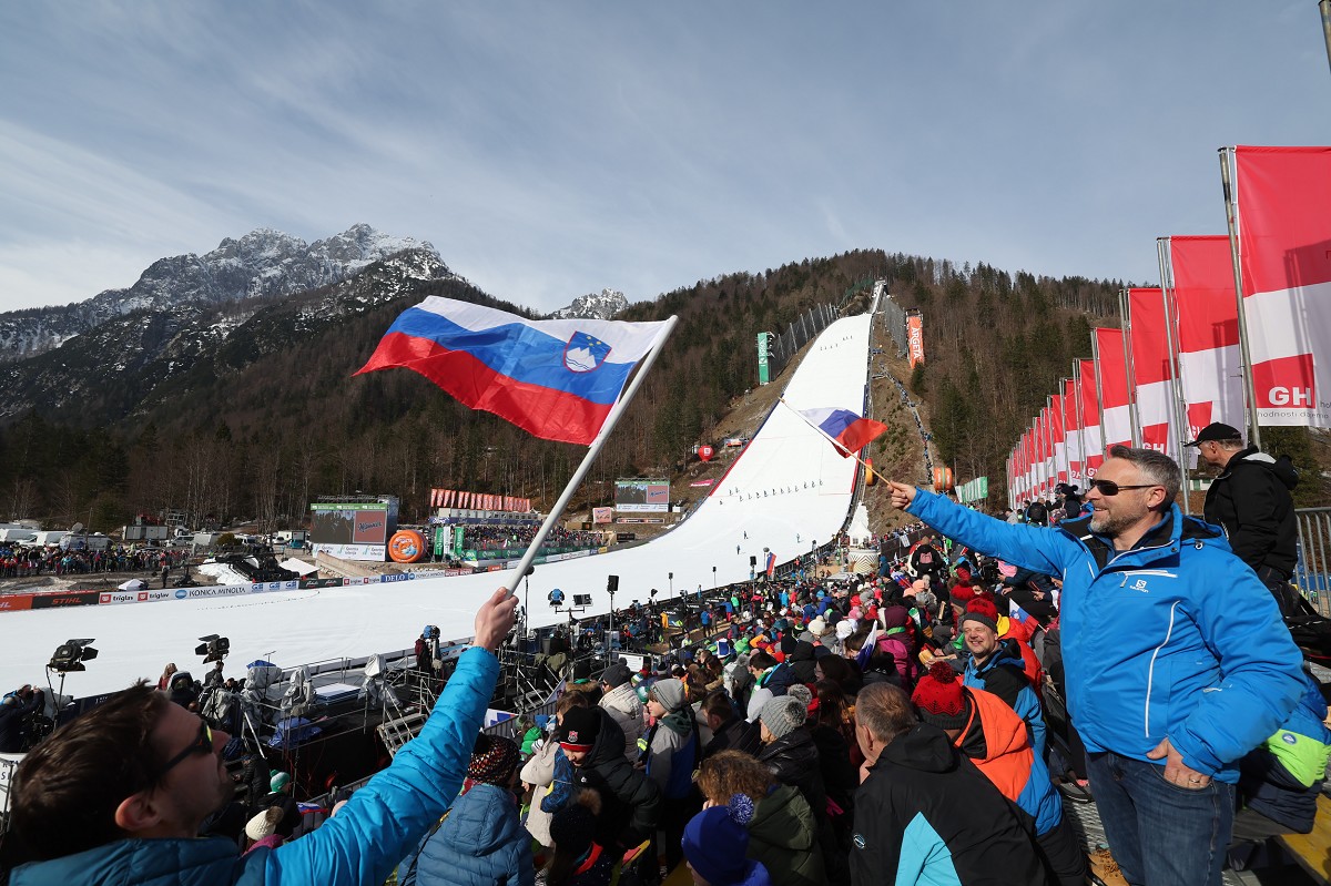 Lani 64 tisoč, letos še več? Planica v pričakovanju “Prevc efekta”