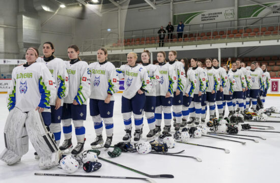 Slovenske hokejistke bodo olimpijske igre lovile na Slovaškem