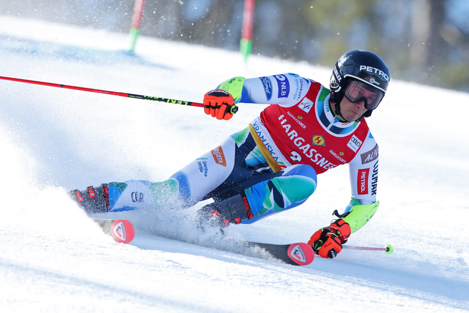 Слалом (горнолыжный спорт). Горный слалом гигант. Слалом (горнолыжный спорт). Слалом горные лыжи. Горнолыжный спорт гигантский слалом.