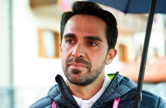 Alberto Contador Pogačarja svari pred usodno napako
