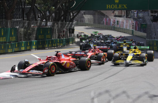 Drama že v uvodnem krogu dirke v Monaku (VIDEO)
