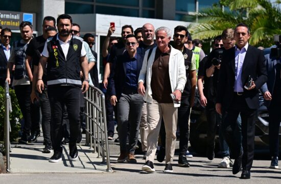 Jose Mourinho arrives in Istanbul after Fenerbahce started negotiations