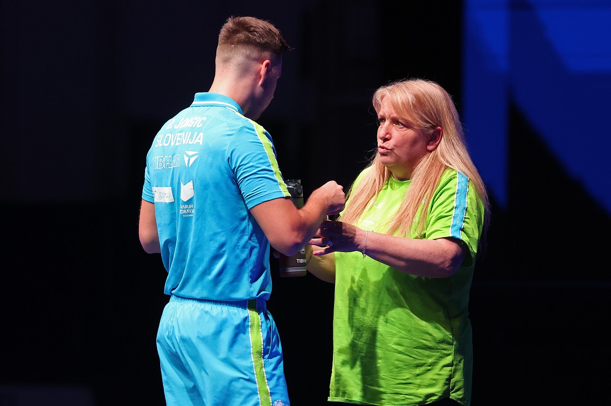 Slovenci v Londonu zanesljivo do prve zmage