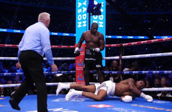 Anthony Joshua proti “Dinamitu” zdržal samo pet rund (VIDEO)