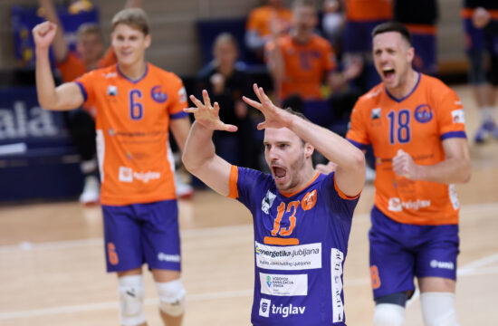 ACH Volley brez večjih težav dobil prvi večni derbi (VIDEO)