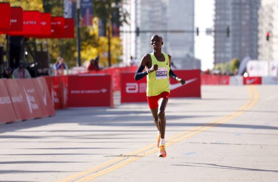 Kenijec ubranil naslov in podrl dolgo stoječi rekord