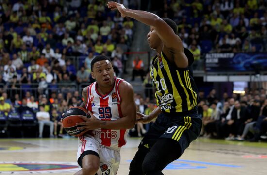 Pariz presenetil prvake, Zvezda razbila Fenerbahče (VIDEO)