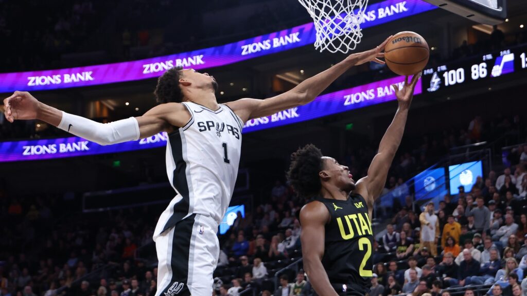 NBA: San Antonio Spurs at Utah Jazz