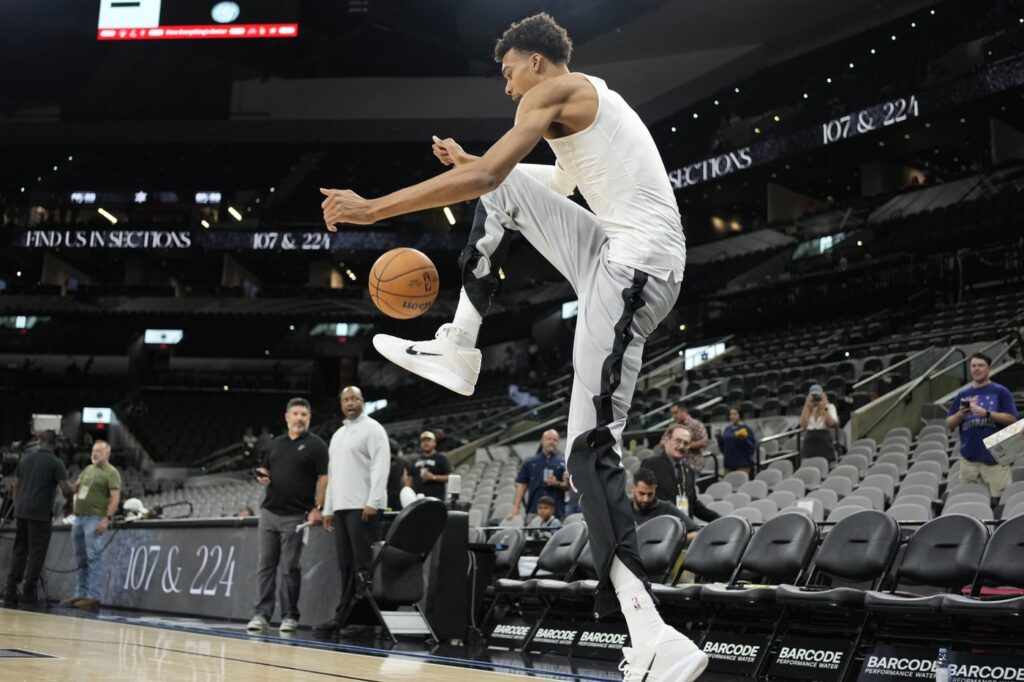 NBA: Houston Rockets at San Antonio Spurs