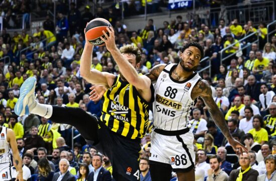 Partizan na vročem gostovanju v Carigradu