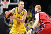 Ziga Samar (ALBA Berlin, 18), Niccolo Mannion (Emporio Armani Milan, 2) GER, ALBA Berlin gegen EA7 Emporio Armani Milan,