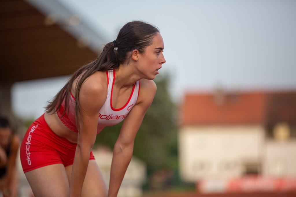 Karolina Zbičajnik