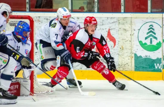 Jeseničani do zmage po podaljšku, poraz Celjanov