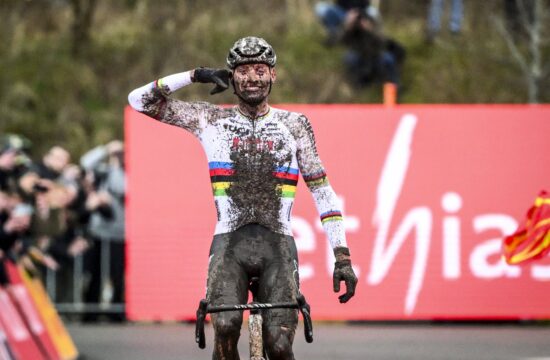 Evenepoel poklical, Mathieu van der Poel odgovoril