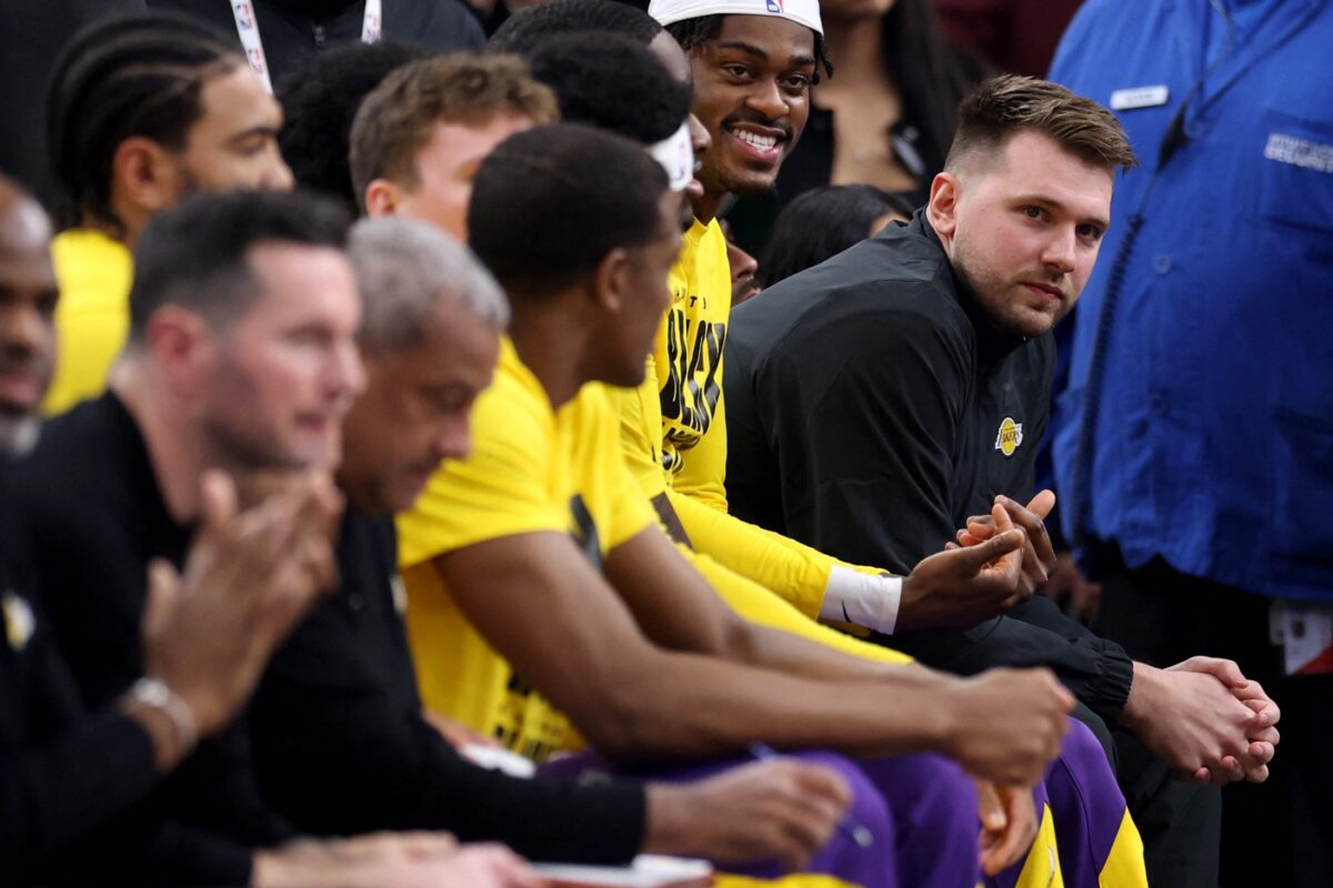 LA Lakers pred očmi Dončića razbili velikega mestnega rivala (VIDEO)