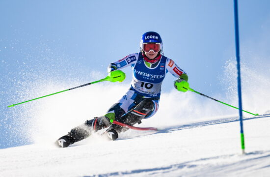 Izjemna vožnja Andreje Slokar, ki napada medaljo