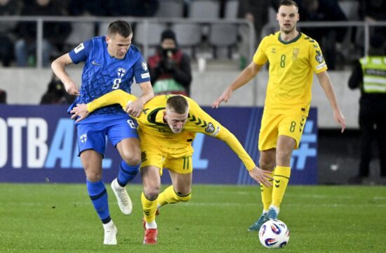 Slovenski prvoligaši remizirali s Finsko, Anglija lovi drugo zmago (VIDEO)