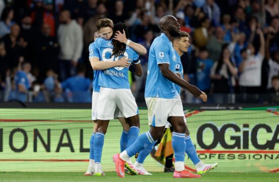 Napoli izkoristil spodrsljaj Interja