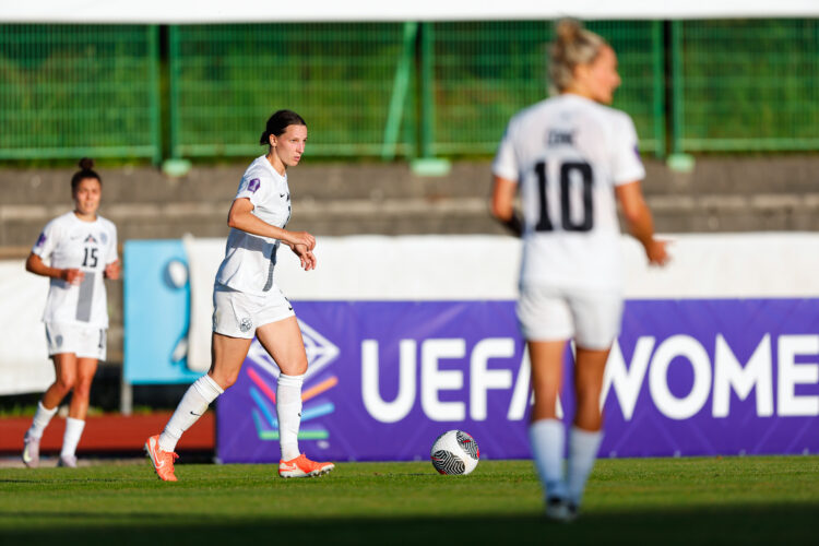 Slovenska ženska nogometna reprezentanca