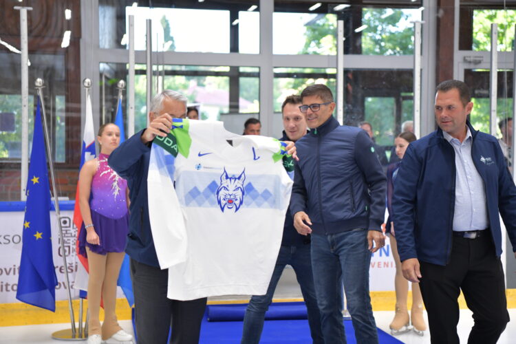 Bled, prenovljena ledena dvorana