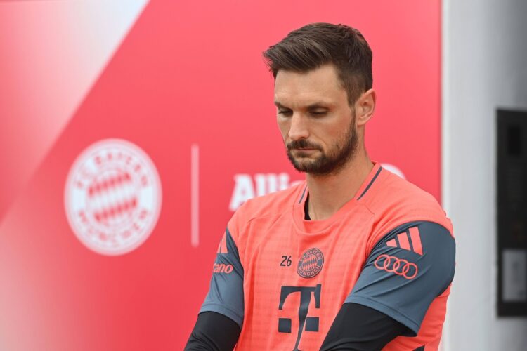 Sven ULREICH,Torwart (Bayern Muenchen) trauert um seinen Sohn Len