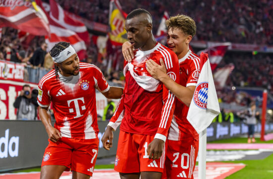Bayern po učinkovitem prvem polčasu do zmage proti Bayerju