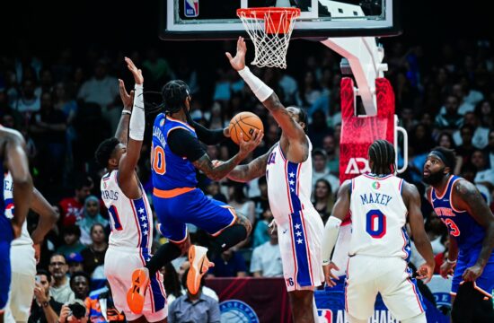 Knicks 76ers abu dabi