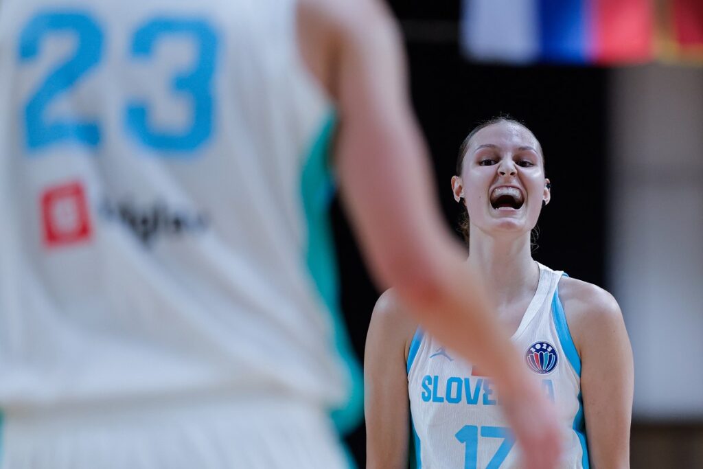Ajša Sivka