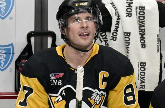 Pens Sidney Crosby Scores in Third Period of 6-3 Win