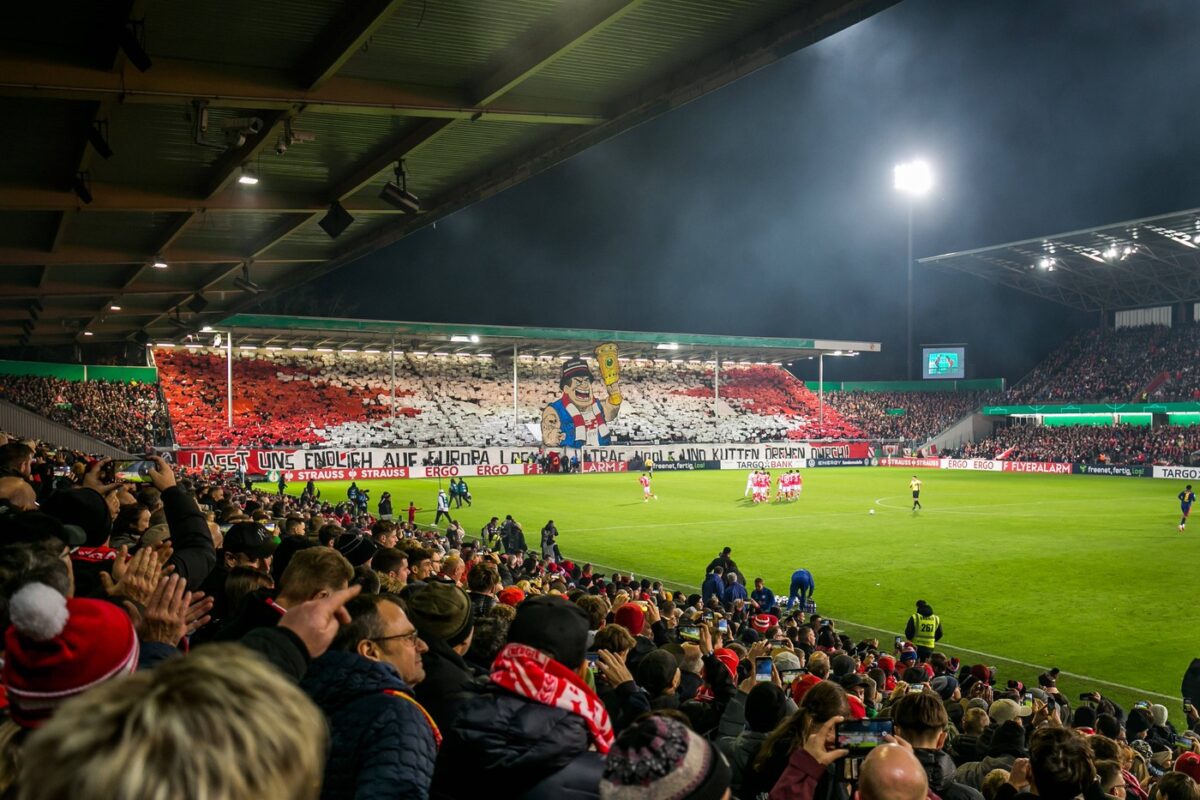 Med pokalno tekmo umrl navijač Leipziga