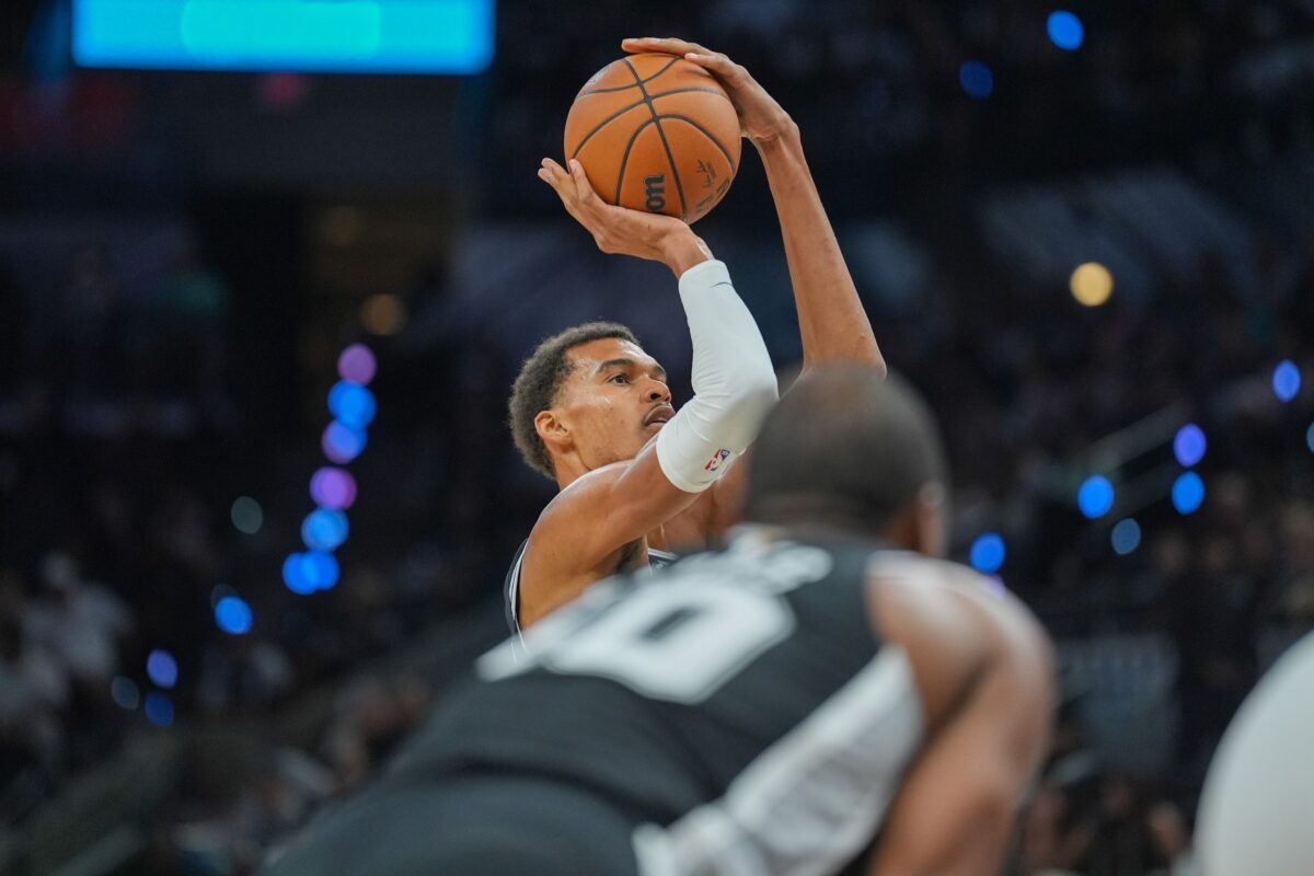 Wembanyama lahko Dončiću zaloputne vrata