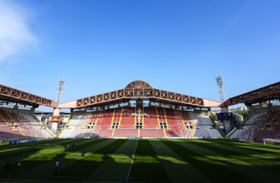 Po kratki epizodi v Domžalah sledila še kratka epizoda v Trstu