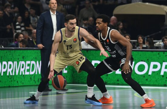 Barcelona slavila v Beogradu, Crvena zvezda premagala Maccabi (VIDEO)