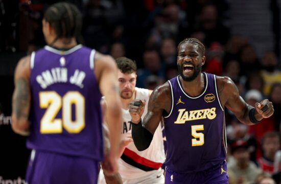 Močno oslabljeni LA Lakers podaljšali zmagoviti niz