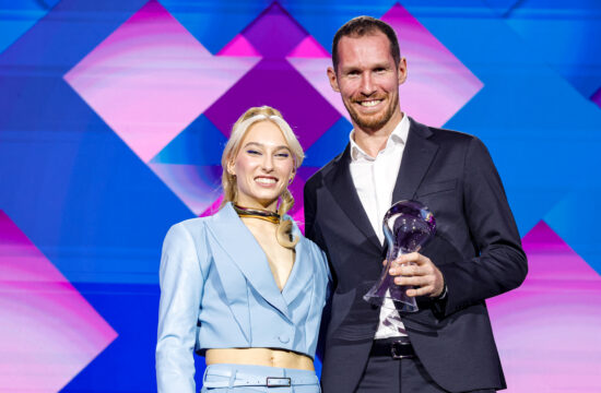 Janja Garnbret in Tine Urnaut.