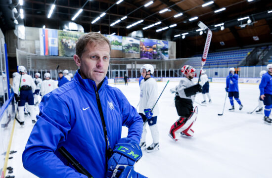 Slovenski hokejisti za uvod evropskega pokala narodov premagali Britance