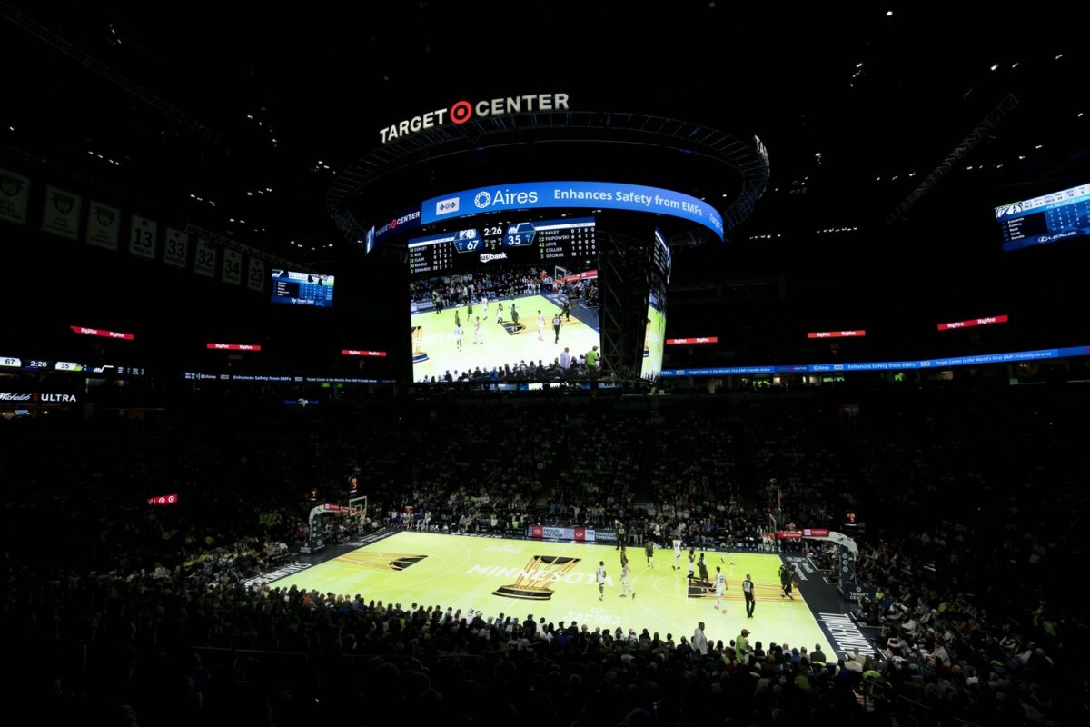 Tekma, ki si jo moral gledati z masko za varjenje (VIDEO)