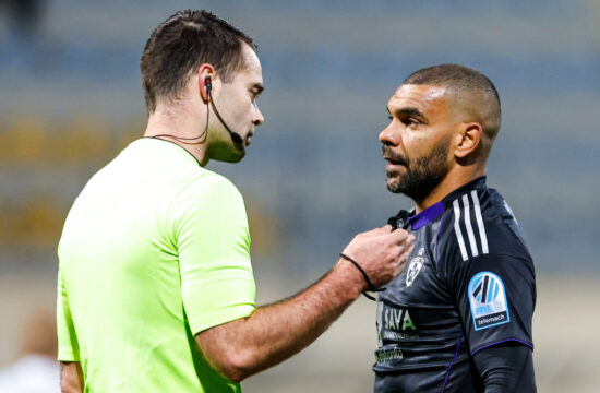 Sodnik izgubil nadzor nad tekmo, trener Maribora besnel