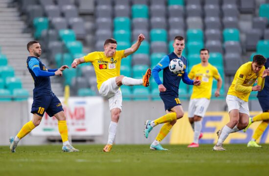 Dvoboj prvega in tretjega na lestvici Prve lige Telemach