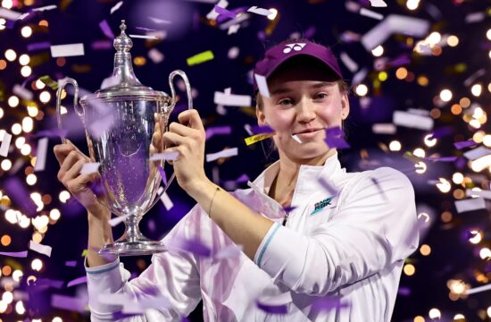 Ribakina po zmagi s potezo dvignila obrvi (VIDEO)