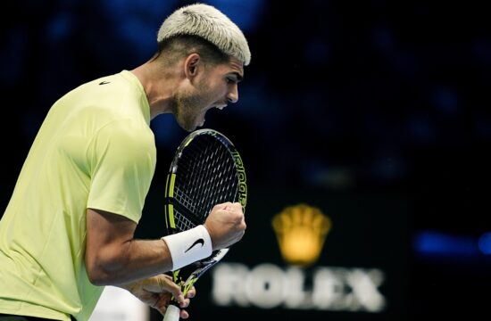 Prvi igralec sveta z nekaj težavami do prve zmage (VIDEO)